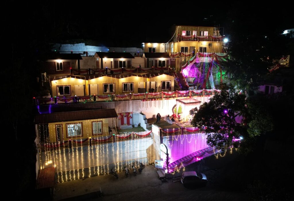 top resort in rishikesh tapovan